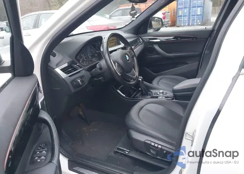 2016 BMW X1 z USA, uszkodzony, nr VIN WBXHT3C3XG5E52218